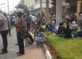Kinshasa: Les agents et cadres des services centraux de L’EPST en sit-in au ministère du budget réclamant la mécanisation de leur prime de l’encadrement de la paie