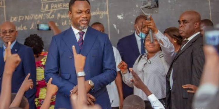 Rentrée scolaire 2023-2024 : « les parents sont libres de se procurer les fournitures scolaires et la tenue de l’éducation physique au marché de leur choix » insiste le Ministre de l’EPST Tony Mwaba