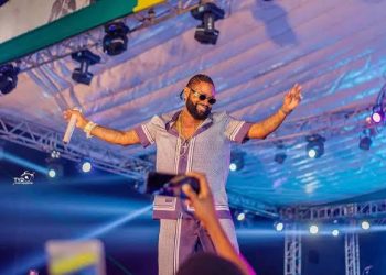 Jeux de la Francophonie : Ferré Gola signe officiellement avec le gouvernement pour sa prestation à la cérémonie de clôture