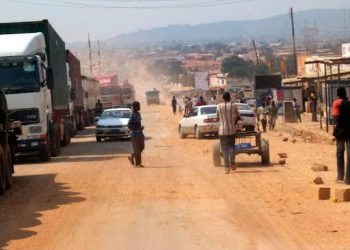 Haut-Katanga : Le vice-gouverneur Jean Claude Kamfwa en mission pour mettre fin aux embouteillages monstres sur la route Kasumbalesa-Lubumbashi