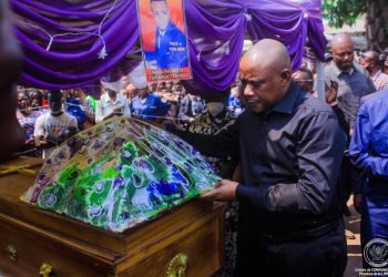 Mwene-ditu : le Vice-gouverneur de Lomami a rendu les derniers hommages au chef d’antenne adjoint de la régie financière à Mukaya