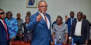 Phénomène kuluna à Kinshasa : le ministre de l’intérieur Peter Kazadi associe les chefs de quartiers de la Tshangu aux stratégies pour éradiquer le banditisme urbain
