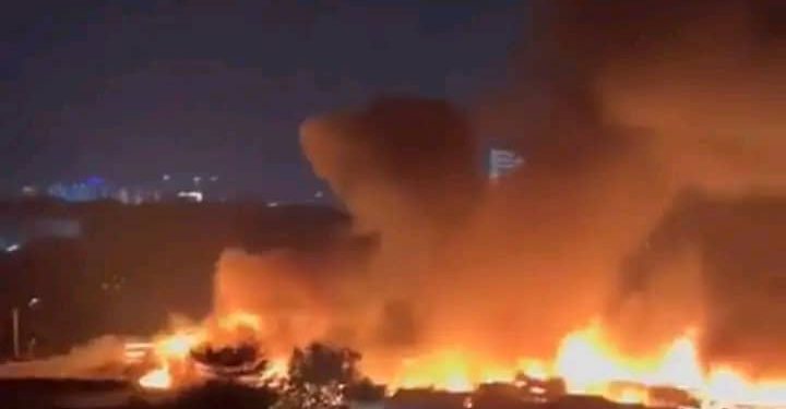 Incendie au camp Lufungula : Le Président Félix Tshisekedi instruit le gouvernement à travailler urgemment pour la relocalisation des familles victimes (Conseil des ministres)