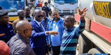 Embouteillages à Kasumbalesa : le gouverneur Jacques Kyabula à la frontière pour décongestionner la circulation