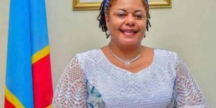 RDC : La ministre de la culture Catherine Kathungu ne reconnaît pas le parrainage d’une cérémonie de remise des brevets à 1000 inspecteurs en Droit d’auteur (Document)