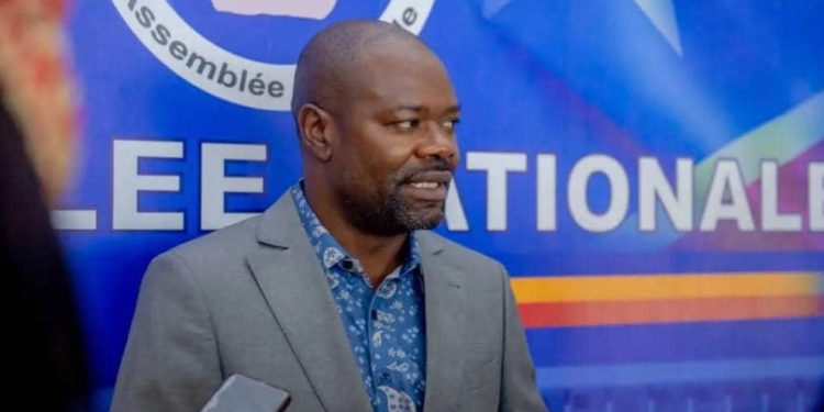 Mines : un député accuse les ministres Nicolas Kazadi, Adèle Kahinda et Antoinette Nsamba d’avoir accordé à une société des Émirats Arabes Unis le monopole d’exploitation de l’or pendant 25 ans .