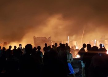 Kinshasa: des raccordements frauduleux sur le réseau électrique déclenchent un incendie monstre au camp Lufungula