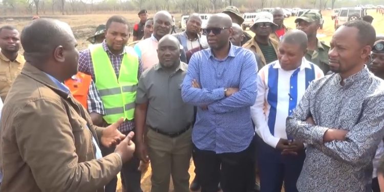 Haut-Katanga : Le Gouverneur Jacques Kyabula s’imprègne des préparatifs du lancement des travaux de construction de la route Kasomeno-Mwenda-Tshalwe