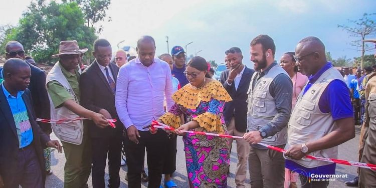 Kasaï-Oriental : ouverture officielle de l’avenue Kasavubu à la circulation à Mbuji-Mayi