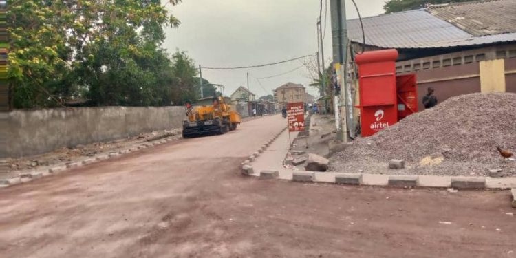 Kinshasa : Le manque de Kérosène à la base d’arrêt des travaux d’asphaltage de plusieurs routes dont celle de Lemba 4 (constat)