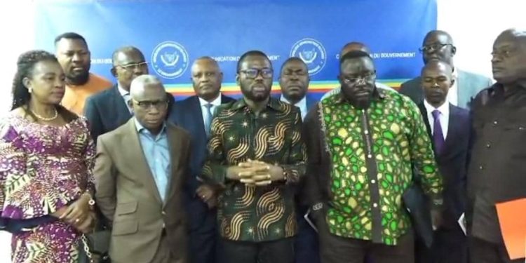 Arrestation de Stanis Bujakera : Patrick Muyaya promet aux professionnels des medias de suivre de près le cas du correspondant de Jeune Afrique