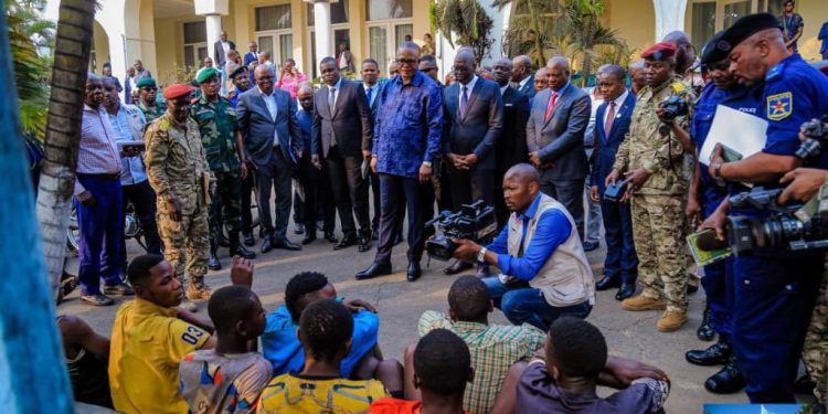 Haut-Katanga : Plusieurs coupeurs de route arrêtés par la police et présentés au Vice-premier ministre de l’intérieur Peter Kazadi