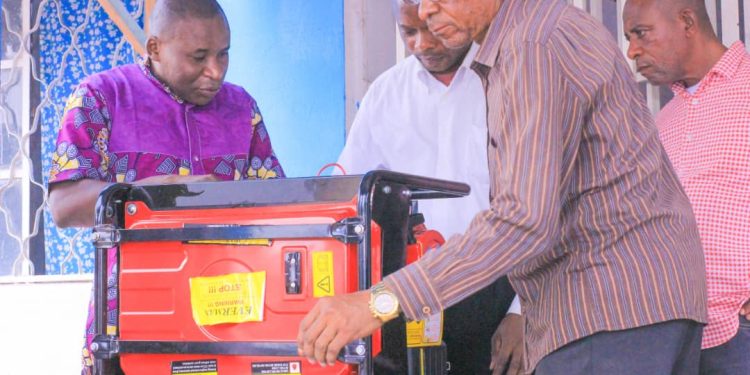 Lomami : le gouvernorat de province dote la RTNC sous-station de Mwene-ditu d’un Groupe Électrogène