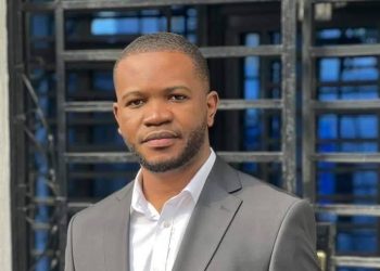 RDC : Stanis Bujakera transféré au parquet , « ses écrits ont mis en péril la sûreté du pays » insiste le Ministre de l’intérieur Peter Kazadi