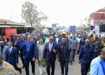 Lubumbashi : le Vice-Premier Ministre en charge de l’intérieur Peter Kazadi et le Gouverneur Jacques Kyabula accueillis en triomphe dans la commune de la Kenya