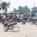 Kinshasa : Les motocyclistes accusés de provoquer les accidents sur l’axe routier Matadi-kibala et Mitendi (Police)