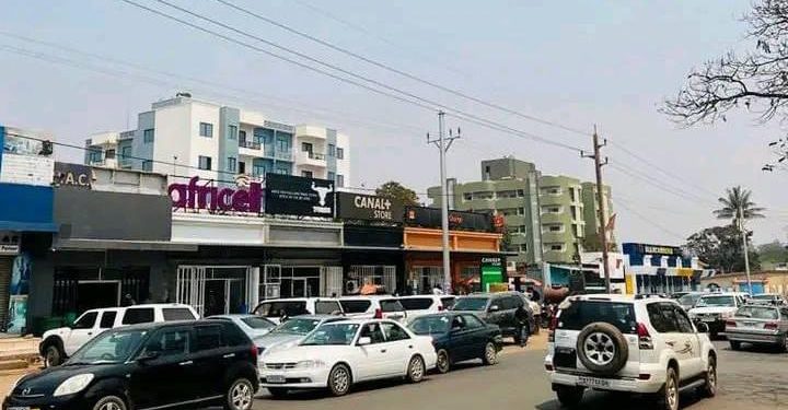 Lualaba : le maire de Kolwezi accorde trente jours aux chauffeurs des taxis et taxis-bus pour peindre aux couleurs nationales leurs véhicules (Communiqué)