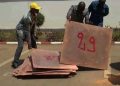 Haut-Katanga : La police présente aux autorités provinciales près de 153 feuilles de cathodes de cuivre et 15 colis de câbles électriques interceptés à Lubumbashi et en Zambie