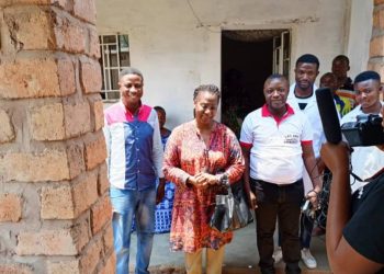 Bunkeya : Environ 230 personnes de 3eme âge bénéficient des soins de santé gratuits grâce à l’appui de la députée Nationale Dominique Munongo Inamizi