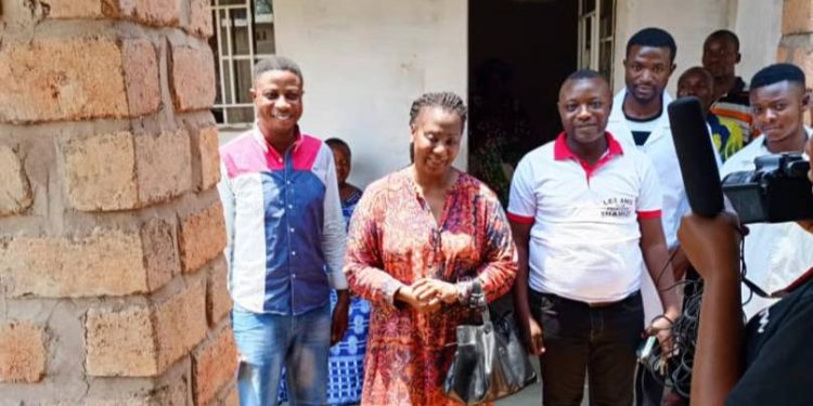 Bunkeya : Environ 230 personnes de 3eme âge bénéficient des soins de santé gratuits grâce à l’appui de la députée Nationale Dominique Munongo Inamizi