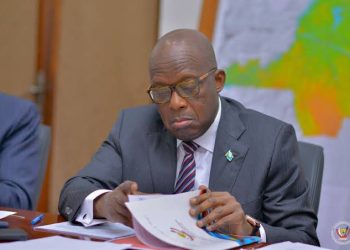 Prétendue annexion des terres de Rutshuru à l’Ouganda : le député national Juvénal Munobo veut des explications de Christophe Lutundula