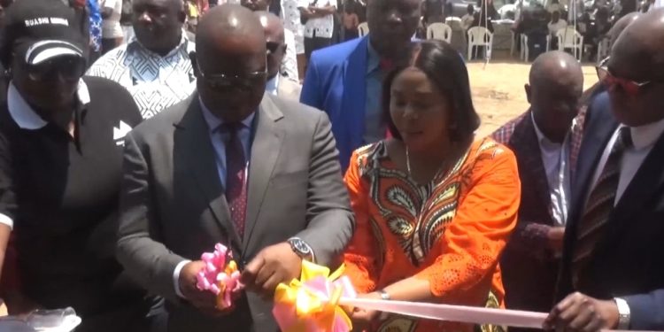 Lubumbashi : Après 25 ans dans le noir , le quartier Luano 1 dans la commune de la Ruashi alimenté en courant électrique