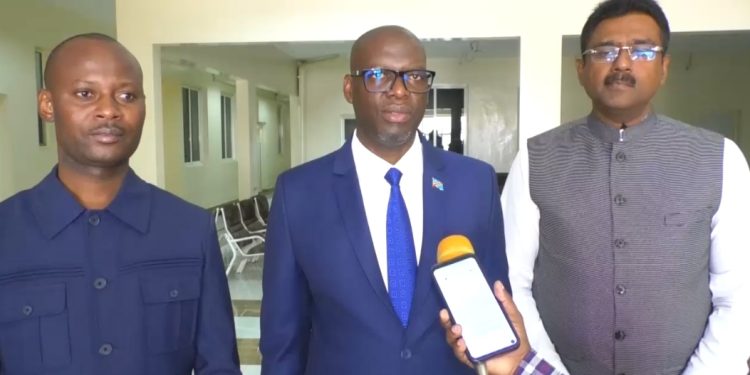 Lubumbashi : Le Gouverneur Jacques Kyabula satisfait des avancées des travaux de réhabilitation de l’hôpital du Cinquantenaire