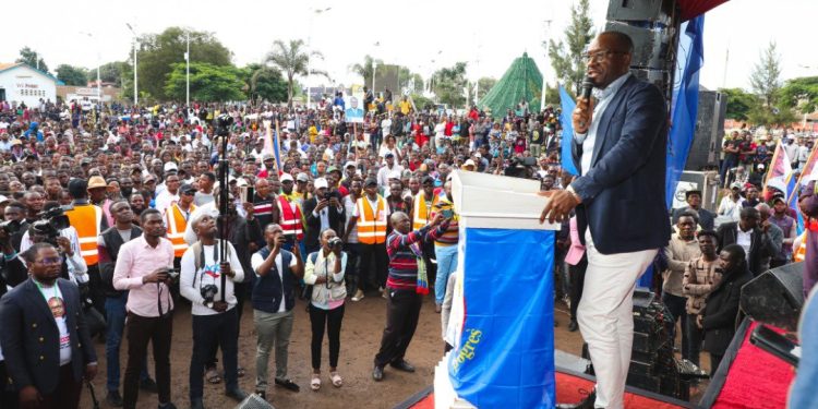 Boma : candidat président de la République, Delly Sesanga engage ses militants à réfléchir sur la refondation du Congo à l’occasion du lancement du 2e congrès de son parti