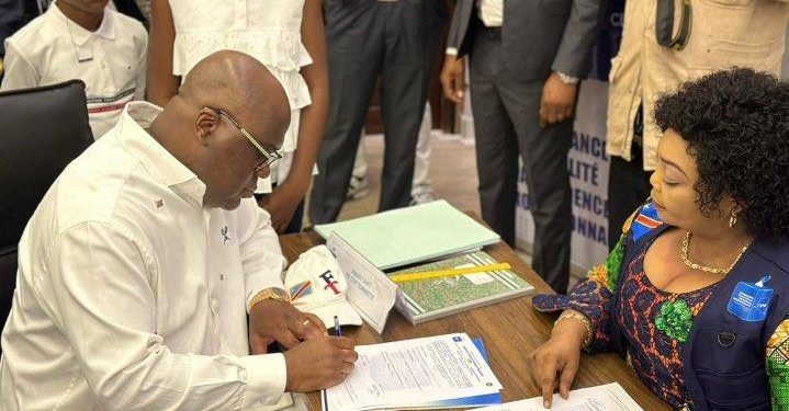 Elections-2023: Félix Tshisekedi a déposé la candidature à sa propre succession pour la présidentielle du 20 décembre 2023