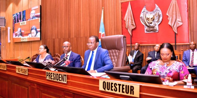 Prétendue pétition contre le bureau du Sénat : Modeste Bahaiti parle d’un complot pour nuire à l’union sacrée à la veille des élections