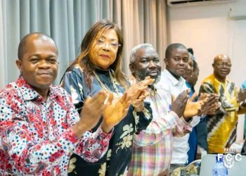 Raymond Tshibanda aux députés nationaux du FCC : «Tenez bon. L’avenir appartient aux résiliants. Nous sommes dans la dernière ligne »