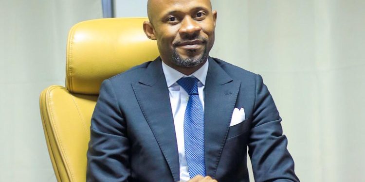 Patrick Muyaya à John Numbi : « Lorsqu’on pense qu’on est un héros, on ne se met pas en cavale »