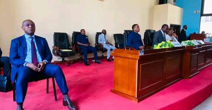 Assemblée provinciale de Kinshasa : La motion de défiance contre le Gouverneur Gentiny Ngobila a été rejetée à l’unanimité (Vote)