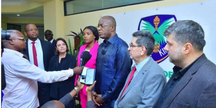 Kinshasa : Gentiny Ngobila lance le programme d’assainissement de la ville en collaboration avec la société turque Albayrak