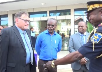 Haut-Katanga : Les autorités provinciales ont remis un véhicule volé en Namibie, à son propriétaire