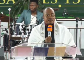 Investiture à la tête de l’ERC : En colère, Albert Kankienza exige de Christophe Mboso des excuses pour avoir arrêté des pasteurs au Palais du Peuple