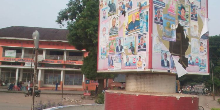 Campagne électorale précoce à Kisangani: Le maire de la ville interdit les affichages des effigies avec les numéros de vote sur les grandes artères (Communiqué)