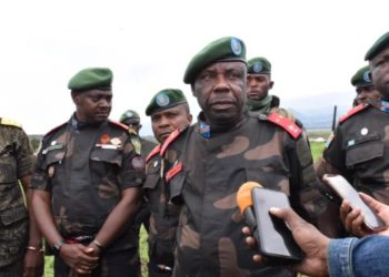 Guerre à l’Est : le gouverneur militaire instruit les autorités administratives du territoire de Masisi de reprendre le service dans les localités libérées par les Wazalendo