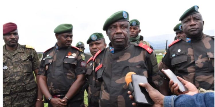 Guerre à l’Est : le gouverneur militaire instruit les autorités administratives du territoire de Masisi de reprendre le service dans les localités libérées par les Wazalendo