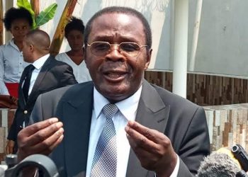 Théodore Ngoy attaque Dénis Kadima : « Cette publication d’une photo trafiquée l’a été fait par vous, à travers le photographe attaché à votre bureau. Vous avez offensé une citoyenne congolaise » ( Lettre ouverte)