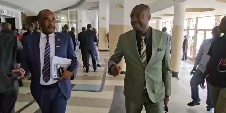 Incidents à l’assemblée provinciale du Haut-Katanga : certains députés accusent leurs collègues de voter le budget alors qu’ils sont impayés (Thierry Magoma)