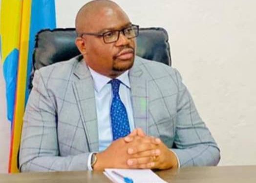 Kalemie : le candidat député Pierre Lumbwe condamne la destruction des affiches de campagne du chef de l’Etat par les militants de Katumbi