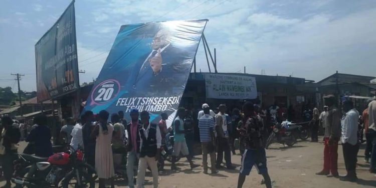 Campagne électorale précoce: 72 heures après la décision de Peter Kazadi, les routes de Kinshasa, Lubumbashi et Kolwezi abondent toujours des affiches (Constat)