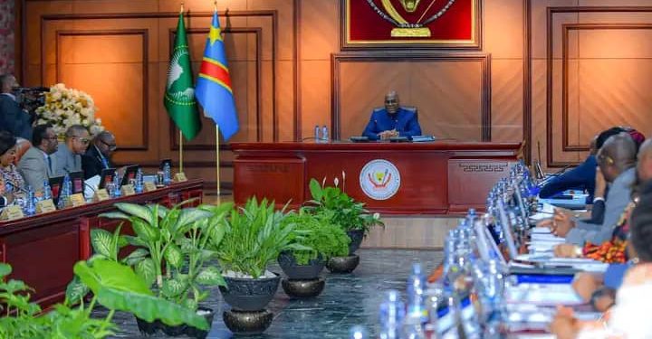 Passation des Marchés Publics: Félix Tshisekedi invite les membres du gouvernement à faciliter le paiement des factures des fournisseurs (Conseil des ministres)