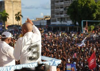 Katumbi attaque Tshisekedi : « Il a recruté des mercenaires étrangers au lieu d’augmenter les salaires des militaires »