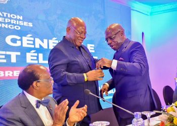 FEC : Après 19 ans marqués par des réformes , Albert Yuma cède son fauteuil à Robert Malumba