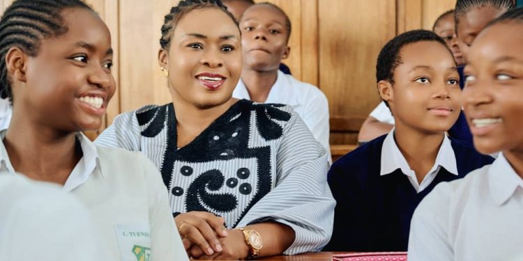 Haut-Katanga : La Ministre provinciale du Genre Gisèle NGUNGUA a lancé les 16 jours d’activisme contre les violences basées sur le genre