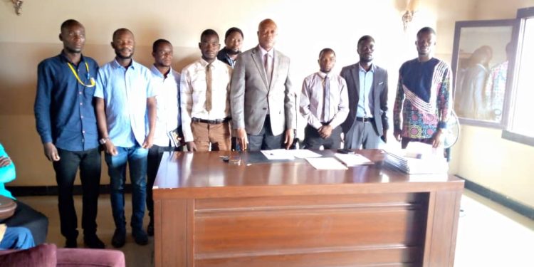 Haut-Katanga: Le président de BULUBA I BUKATA Dieudonné Banga prend en charge les frais de retour à Kamina de 25 inspecteurs de travail bloqués à Lubumbashi