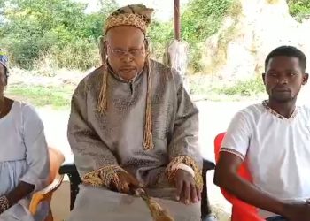 Kasumbalesa : Auprès du chef coutumier Kombo, des émissaires de l’UDPS plaident pour la levée de l’interdiction d’enterrement de leurs membres dans un cimetière local