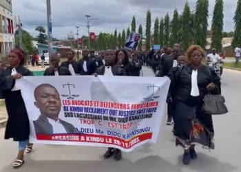 Kindu : Les avocats et défenseurs judiciaires dans la rue pour réclamer que justice soit faite sur l’assassinat de Dido Kankisingi